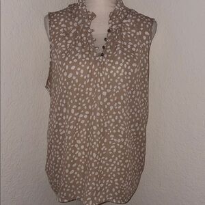 Chic Sleeveless Blouse with Polka Dot Design